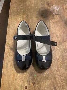 Naturino Girls black  patent Mary Janes with Bow Accent